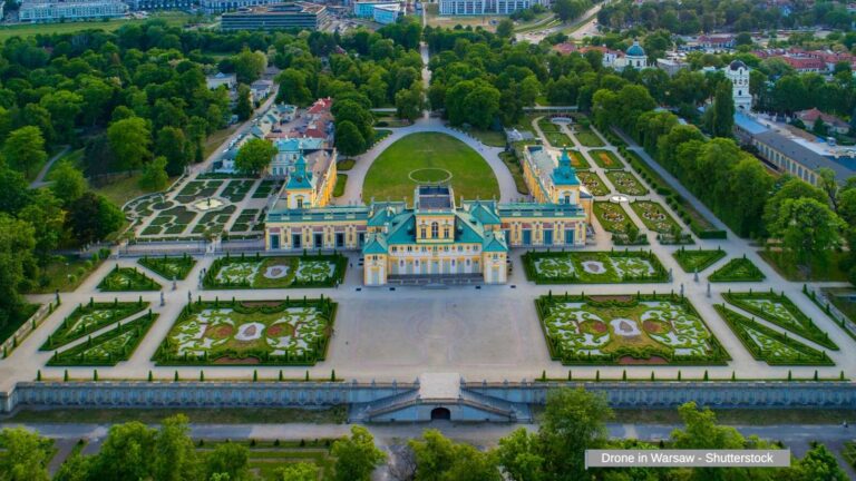 The Royal Cell: How Wilanów Palace Encodes the Secrets of Life