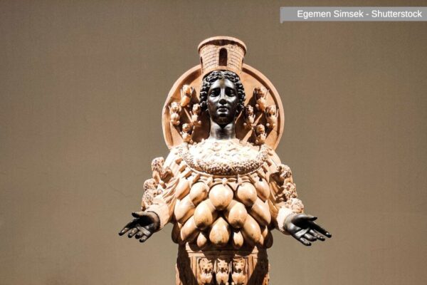 Italy, the Statue of Farnese Artemis, Naples.